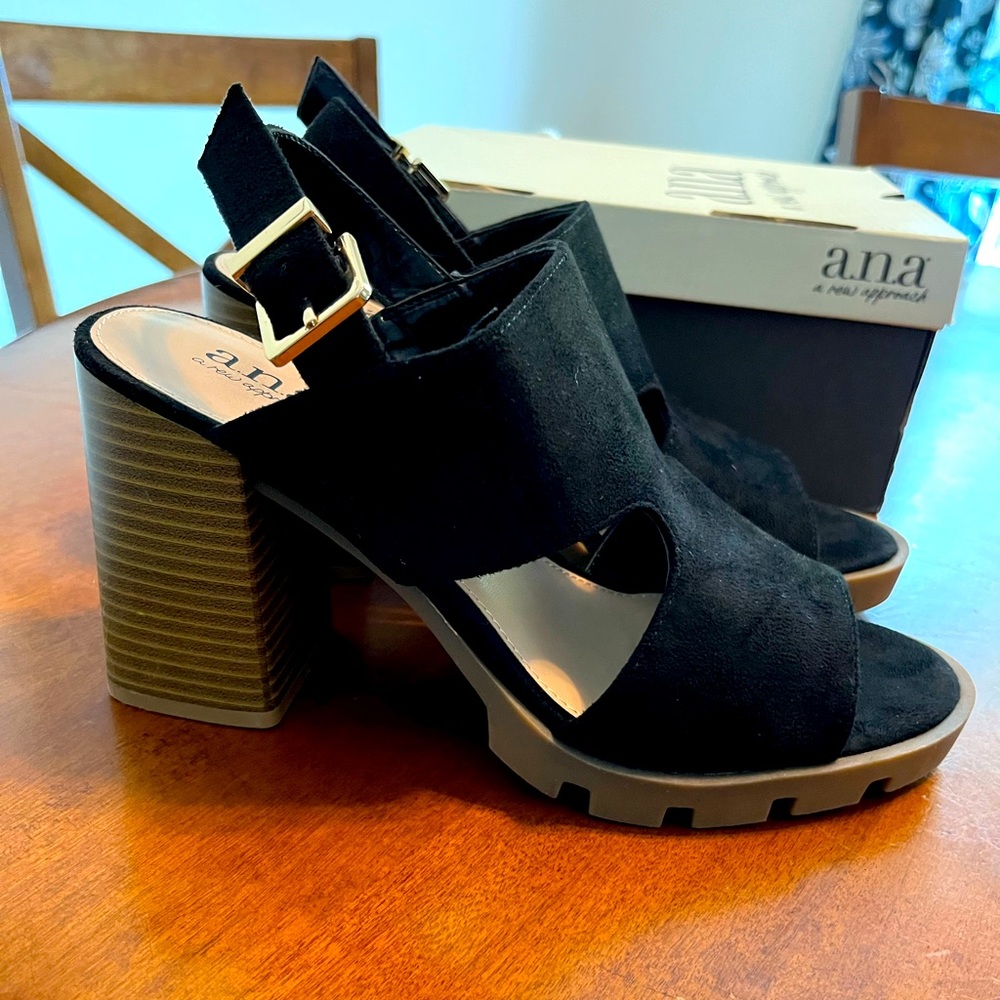 ANA chunky heels